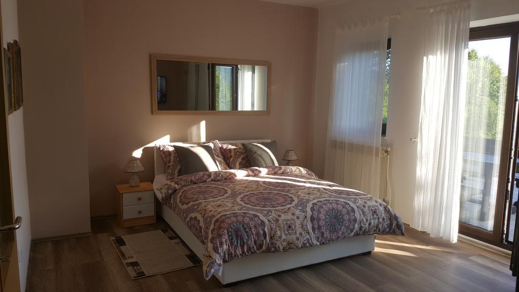 House Tudic Apartment Dreznik Grad Ngoại thất bức ảnh